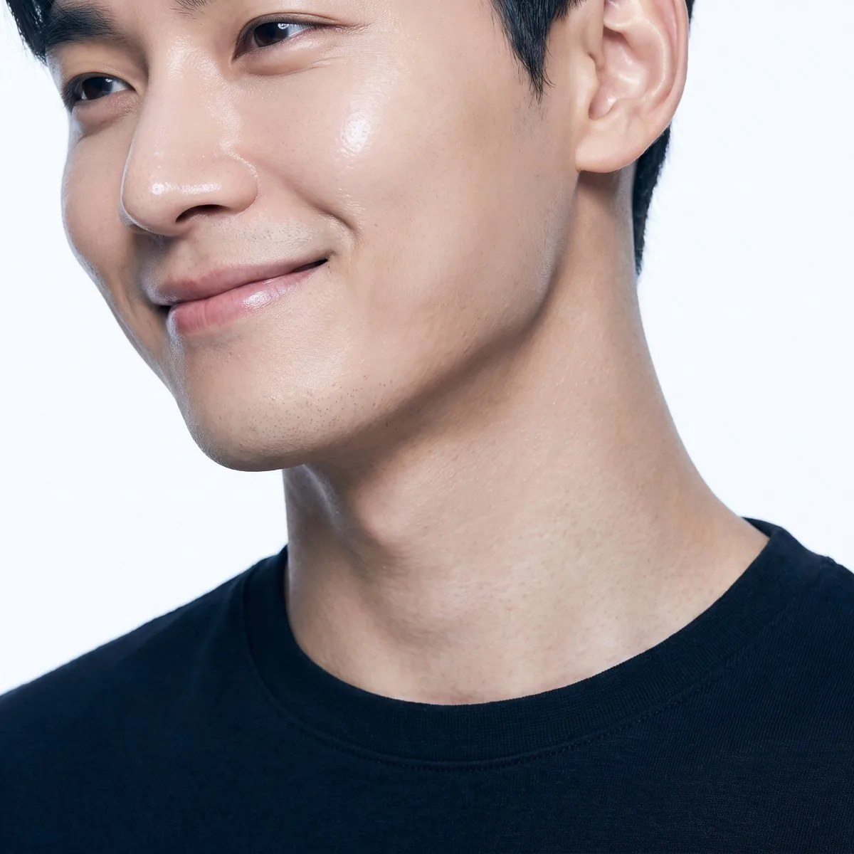 Close-up of a defined jawline after Kybella at BHRC